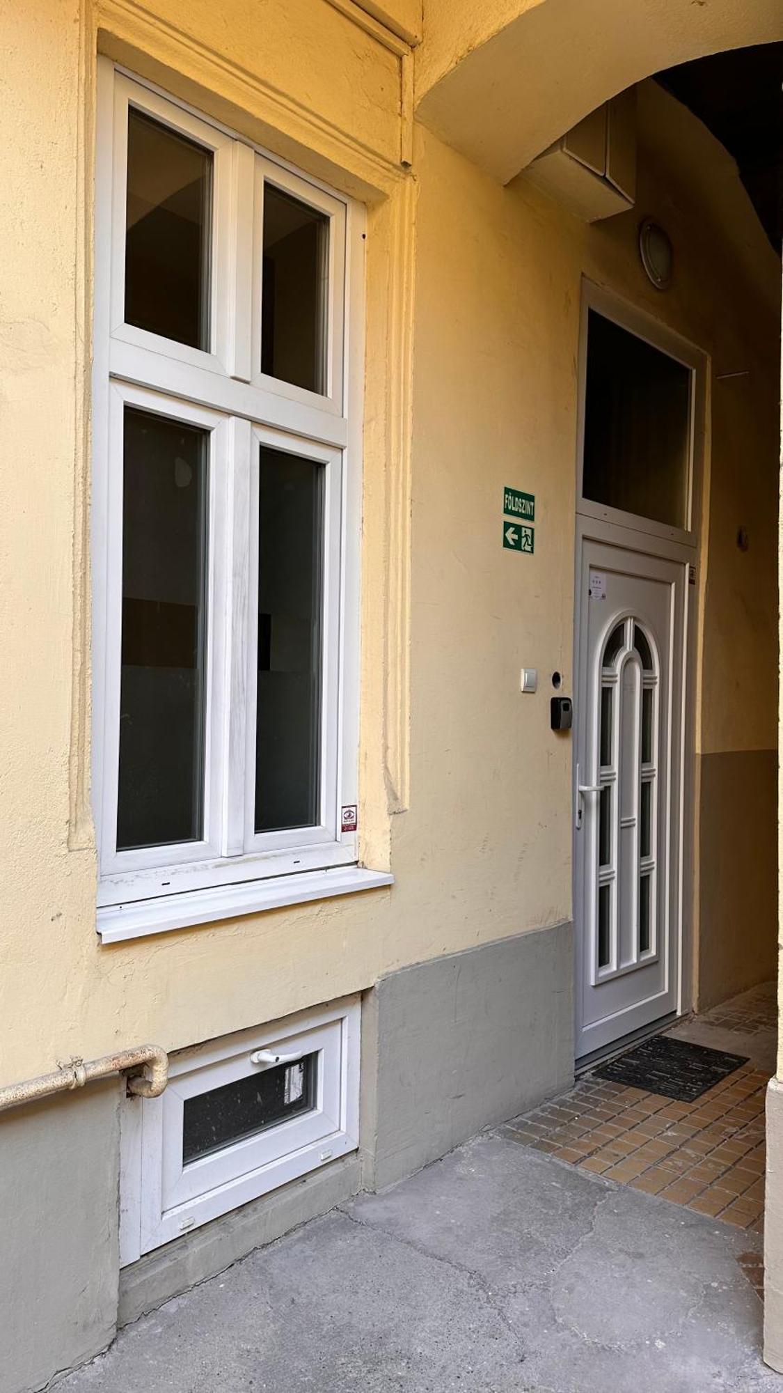 Ultra Modern Home Budapest Eksteriør billede