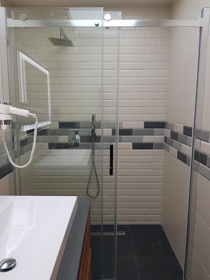 Ultra Modern Home Budapest Eksteriør billede